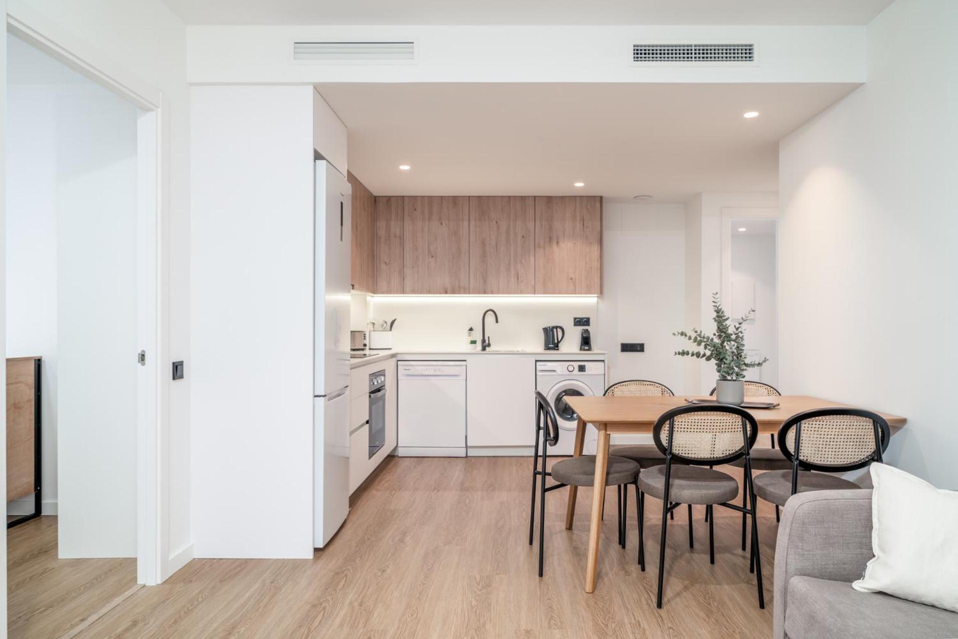 Limehome Barcelona Placa Pirineus L'Hospitalet de Llobregat Exterior photo