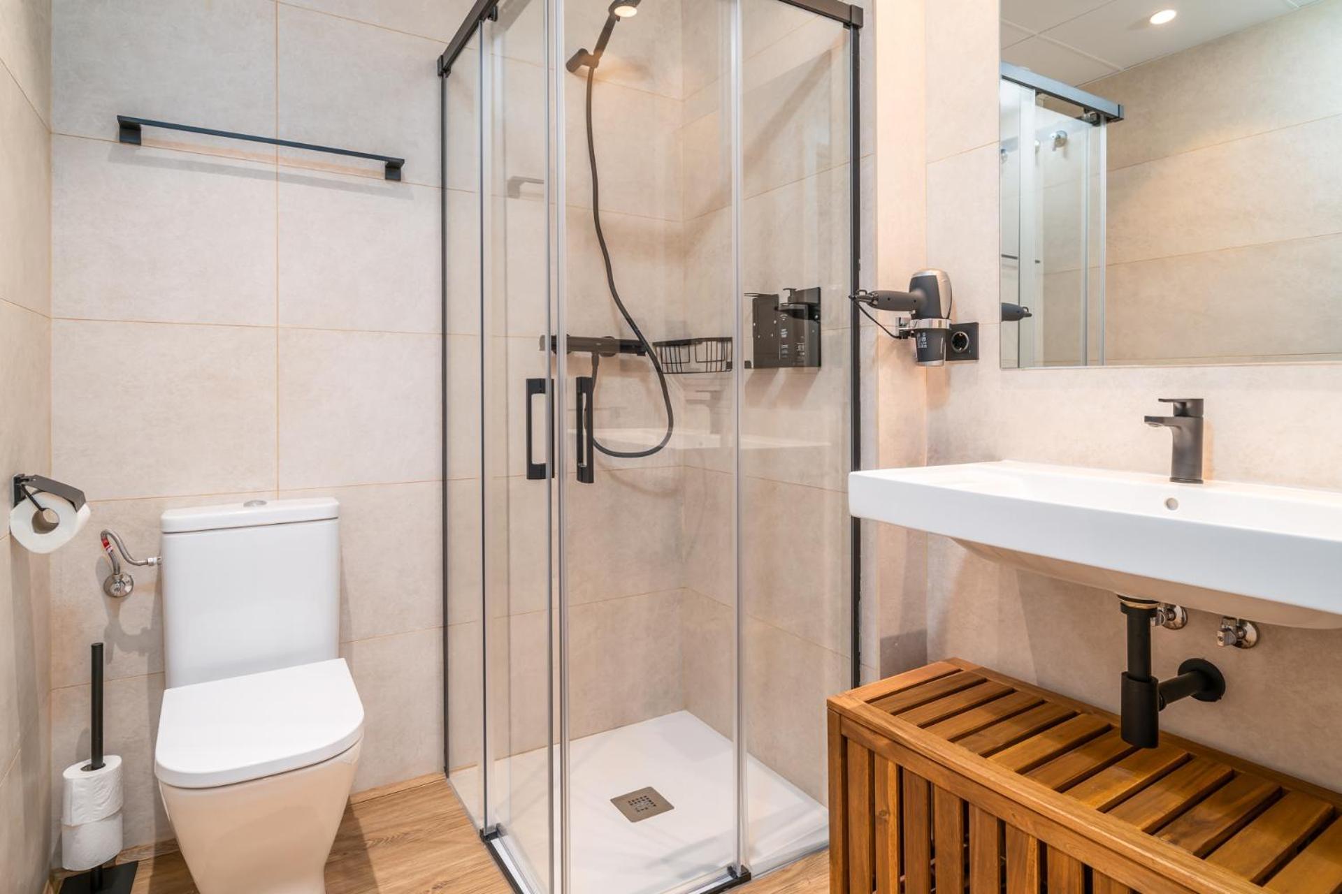 Limehome Barcelona Placa Pirineus L'Hospitalet de Llobregat Exterior photo