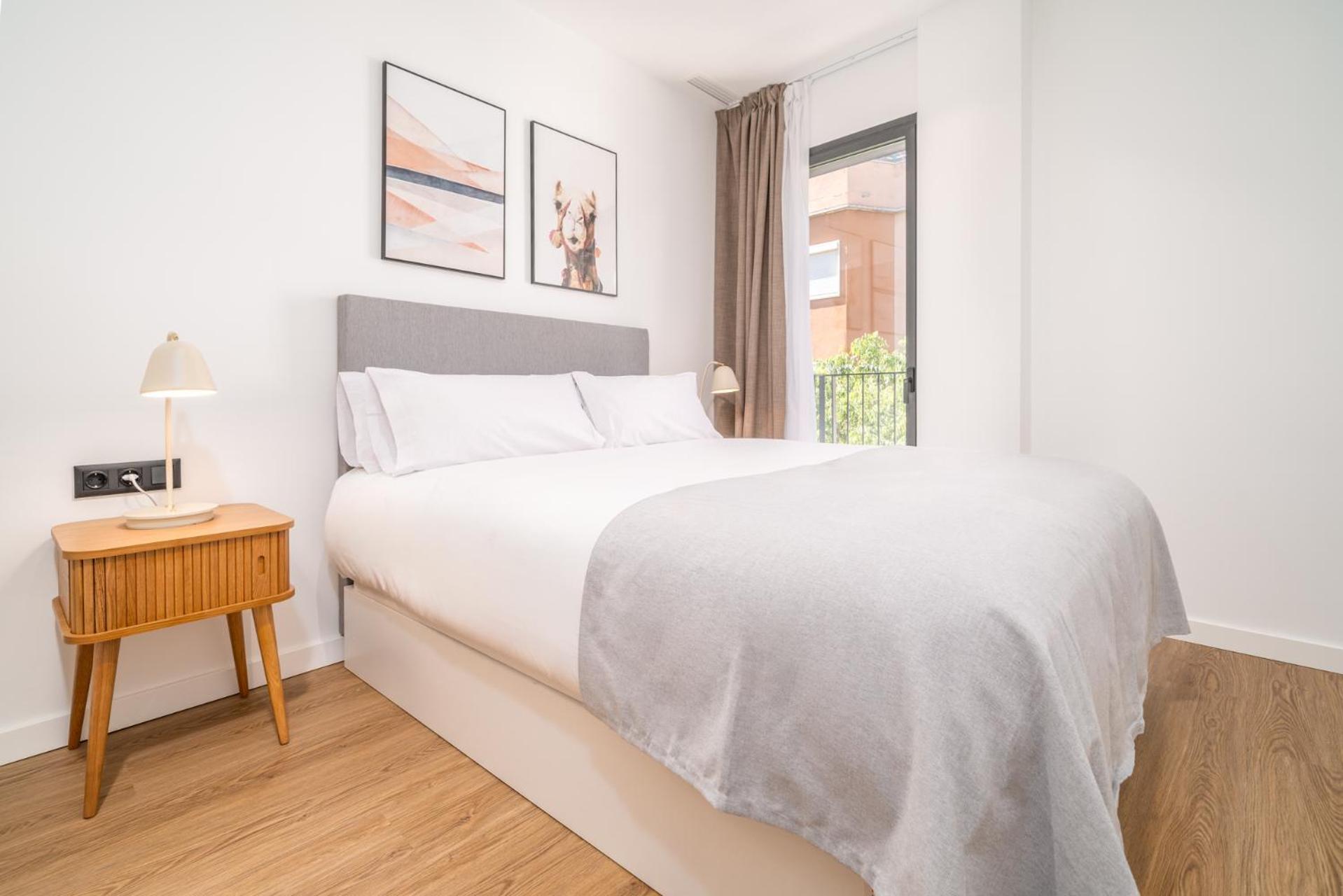 Limehome Barcelona Placa Pirineus L'Hospitalet de Llobregat Exterior photo
