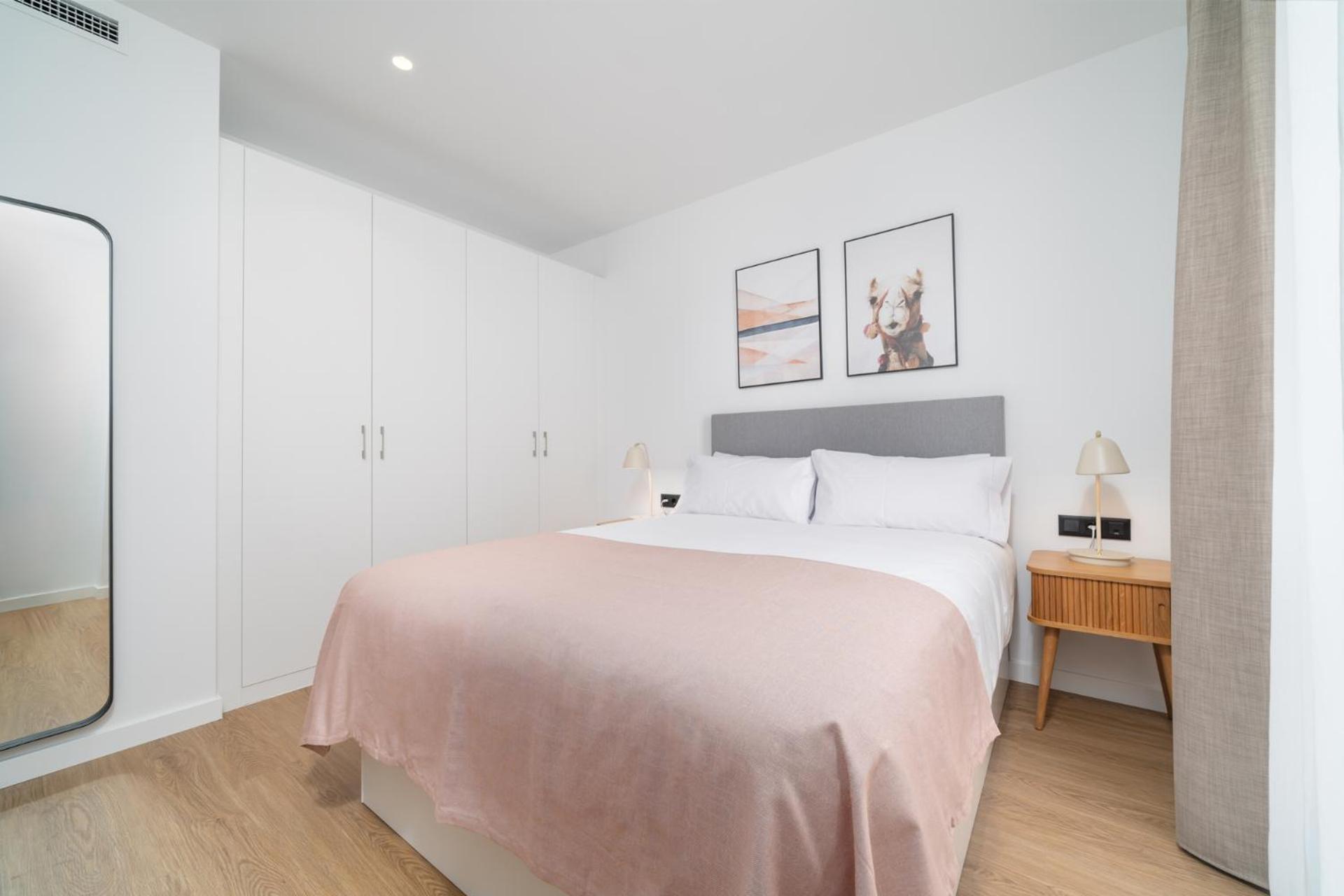 Limehome Barcelona Placa Pirineus L'Hospitalet de Llobregat Exterior photo