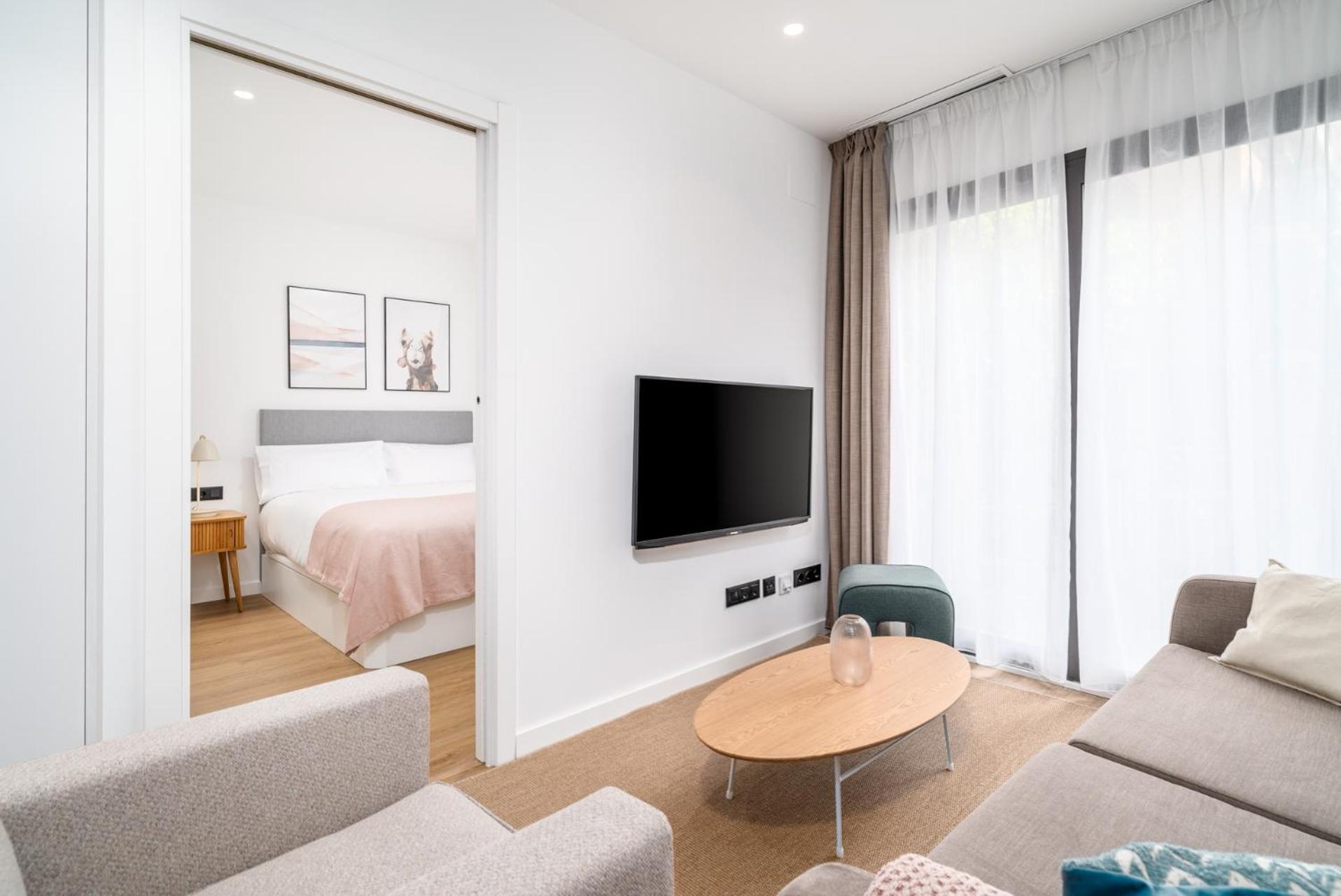 Limehome Barcelona Placa Pirineus L'Hospitalet de Llobregat Exterior photo